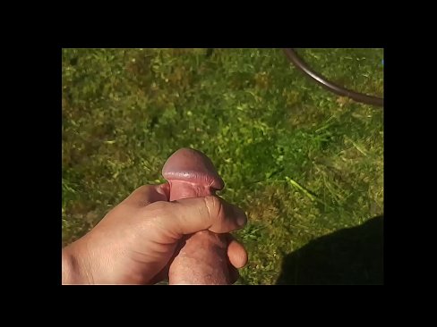 ❤️ Hottie mendapatkan vagina merah mudanya kacau dan mani dengan menyemprotkan di taman musim panas Sex di id.wassell.ru ️❤